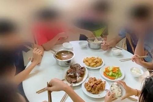 Bản tin 8H: 3 cán bộ bị khiển trách vụ bữa ăn của tuyển bóng bàn trẻ quốc gia