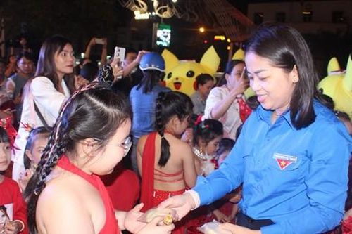 Noel gắn kết tình thân với thiếu nhi Cần Thơ