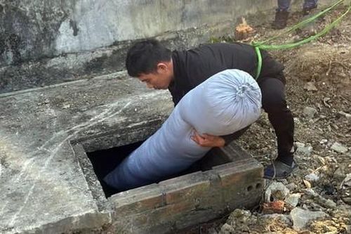 Khởi tố vụ án 'giết người' liên quan bộ xương giấu trong bể phốt 13 năm