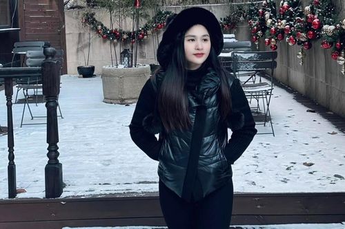 MC Minh Trang VTV hân hoan đón Noel, NSND Tự Long hạnh phúc vì thư của con gái