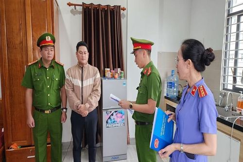 Lãnh đạo công ty tài chính lừa đảo hơn 200 tỉ đồng