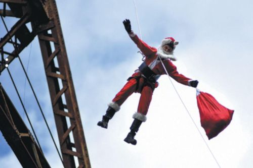 Chùm ảnh Ông già Noel phân phát niềm vui khắp thế giới
