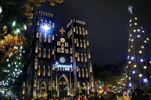 Hà Nội đón Giáng sinh trong sự đoàn kết và yêu thương