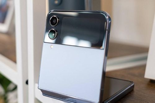 Giá Samsung Galaxy Z Flip4 giảm kỷ lục gần 15 triệu giữa tháng 12, điện thoại gập xịn sò giá rẻ đe nẹt iPhone 11