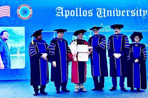 Chủ tịch Hiệp hội DN KH&CN Việt Nam được phong giáo sư - tiến sĩ danh dự tại 2 trường ĐH của Hoa Kỳ