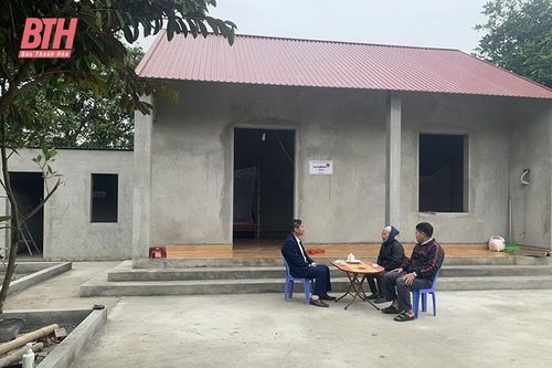 Xây dựng nhà đại đoàn kết giúp hộ nghèo vươn lên