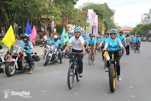 Gần 1 ngàn người tham gia đạp xe 'Biên Hòa - thành phố mến yêu'