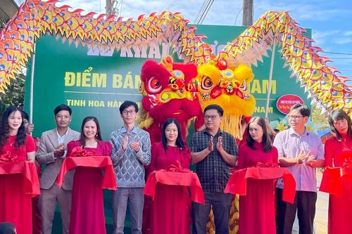 Khai trương điểm bán hàng Việt Nam tại Chư Prông