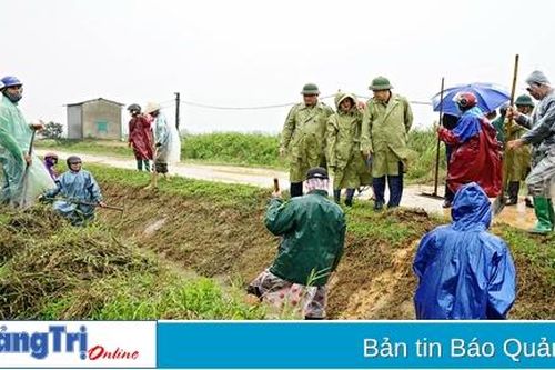 Kiểm tra công tác ra quân làm thủy lợi, vệ sinh đồng ruộng