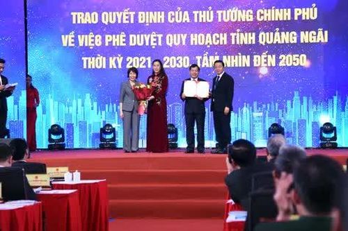 Lễ Công bố Quy hoạch tỉnh Quảng Ngãi thời kỳ 2021 - 2030, tầm nhìn đến 2050; khởi công dự án đường Hoàng Sa - Dốc Sỏi