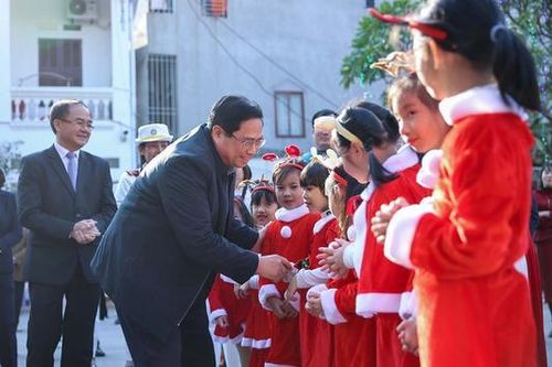 Thủ tướng chúc mừng Giáng sinh tại Bắc Giang