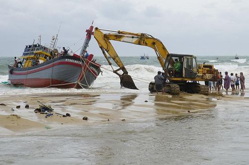 Sau 2 ngày tìm kiếm vẫn chưa thấy 5 ngư dân Phú Yên mất tích trên biển