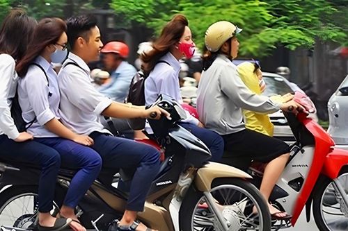 Đặt an toàn giao thông cho học sinh lên hàng đầu