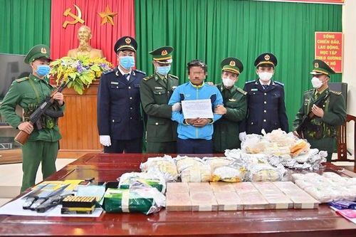 Hải quan Thanh Hóa phối hợp bắt giữ đối tượng người Lào vận chuyển hơn 21 kg ma túy