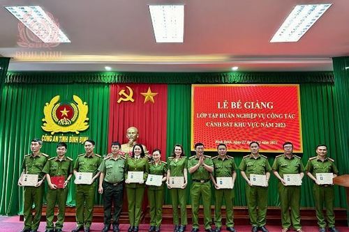 240 Cảnh sát khu vực tỉnh Bình Định hoàn thành khóa huấn luyện nghiệp vụ