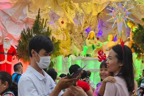 Rộn ràng không khí Giáng sinh