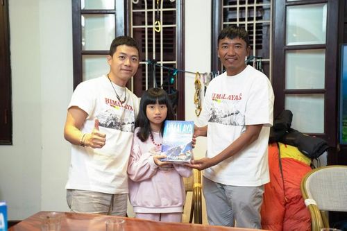 Người 10 lần chinh phục Everest đến Việt Nam: 'Leo núi thay đổi cuộc đời tôi!'