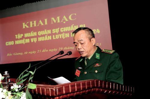 Khai mạc tập huấn quân sự chuẩn bị cho nhiệm vụ huấn luyện năm 2024