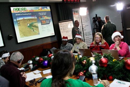 Quân đội Mỹ - Canada thực hiện chiến dịch theo dõi ông già Noel