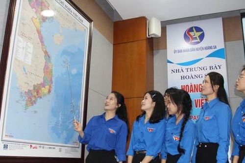 Tuổi trẻ cả nước hưởng ứng cuộc vận động 'Tự hào một dải non sông'
