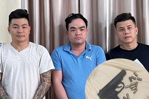 Phá băng 'tín dụng đen' dùng súng uy hiếp con nợ, siết tài sản ở TPHCM