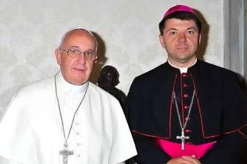 Đại diện thường trú Vatican tại Việt Nam thông thạo nhiều thứ tiếng
