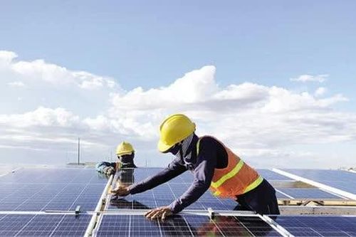 Điều tra việc Bộ Công thương tham mưu phê duyệt 154 dự án điện mặt trời