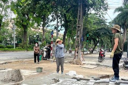 Hà Nội báo cáo kết quả kiểm tra 'đại công trường' lát vỉa hè cuối năm
