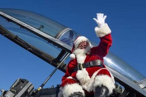'Ông già Noel' bị cấm lên máy bay, trực thăng quân sự Mỹ