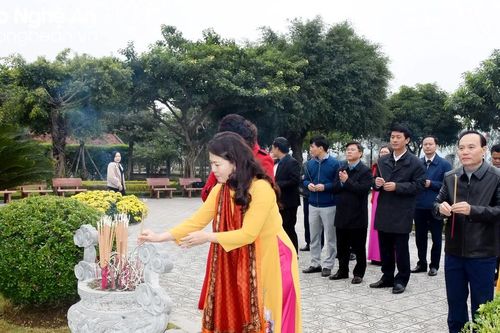 Nghệ An kỷ niệm 156 năm ngày sinh nhà chí sĩ yêu nước Phan Bội Châu