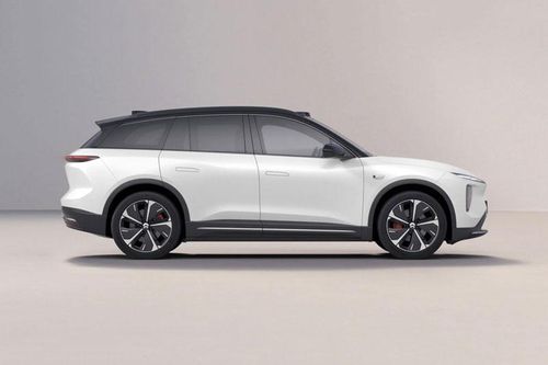 SUV đẹp long lanh, lớn hơn Toyota Fortuner, công suất 482 mã lực, giá 1,1 tỷ đồng