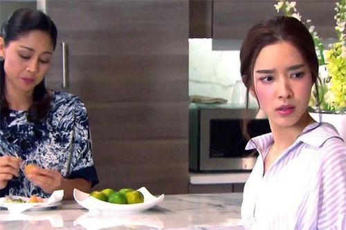 Biết tôi rơi vào cảnh túng thiếu, chị dâu mang 50 triệu đến giúp nhưng nghe yêu cầu của chị ấy, tôi đã trả thẳng tiền và đuổi về