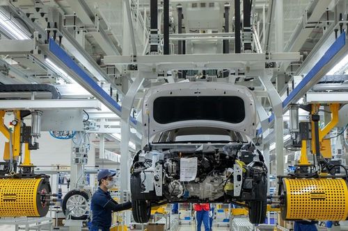 Ô tô Trung Quốc sắp tràn ngập đường phố Việt Nam, các hãng từ nhập khẩu nguyên chiếc sang lắp ráp tại chỗ cho nhanh