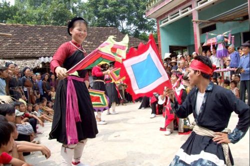 Văn học dân gian Cao Lan nhìn từ văn hóa tộc người