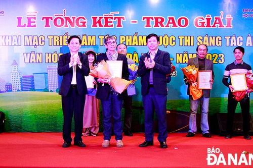 Trao 11 giải cho các tác giả có ảnh văn hóa giao thông xuất sắc