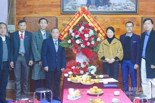 Đoàn công tác của tỉnh thăm hỏi, chúc mừng Ban Đại diện Tin lành tỉnh Lạng Sơn nhân dịp lễ Giáng sinh năm 2023