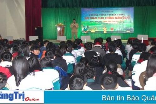 Truyền thông an toàn giao thông trong học đường