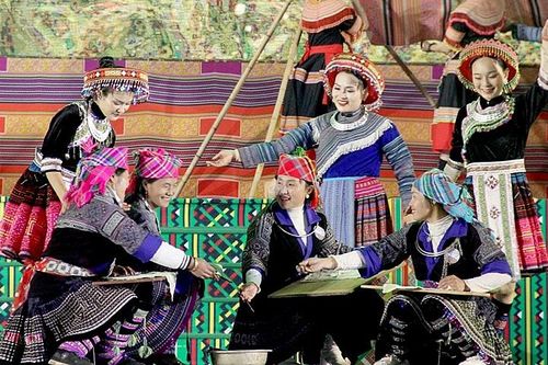Yên Bái: Nghệ thuật tạo hình hoa văn bằng sáp ong trên vải của người Mông là Di sản văn hóa phi vật thể quốc gia