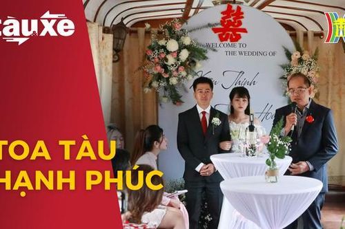 Bất ngờ với 'toa tàu hạnh phúc' trên đoàn tàu cổ