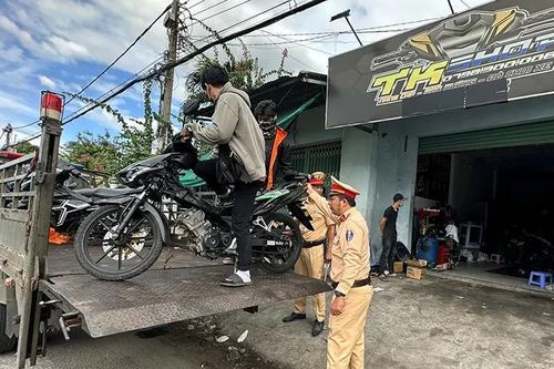 Liên tiếp phát hiện hàng loạt lò 'độ chế' xe máy