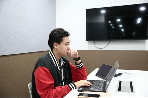 'Tái kết nối' - từ khóa dành cho người trẻ trong dịp cuối năm