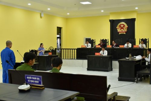 14 năm tù cho kẻ đâm người yêu suýt chết do níu kéo không thành