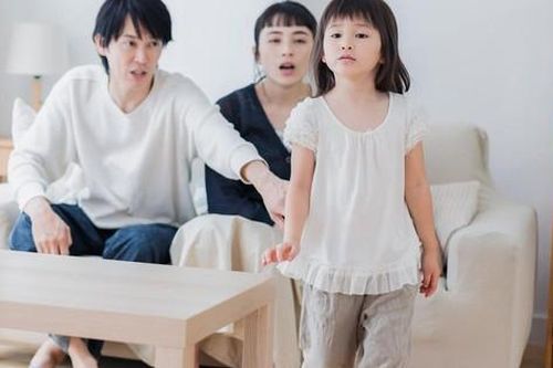 5 câu trách mắng tuyệt đối không nói với con dù tức giận đến đâu