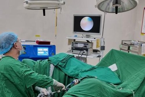 Phẫu thuật nội soi bóc u phì đại bằng Laser qua đường niệu đạo – Giải pháp an toàn và hiệu quả cho nam giới trên 50 tuổi