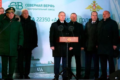 Tổng thống Nga Vladimir Putin dự lễ thượng cờ 3 tàu quân sự mới