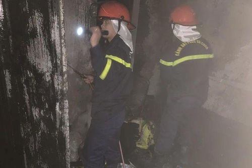 Nam thanh niên bị bỏng do sạc điện thoại từ pin dự phòng