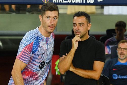 Xavi nổi giận với Lewandowski