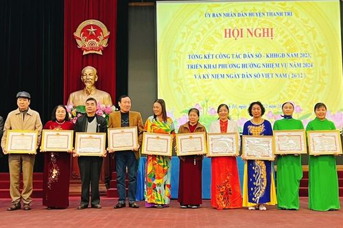 Tỷ số giới tính khi sinh tại huyện Thanh Trì là 109 trẻ trai/100 trẻ gái
