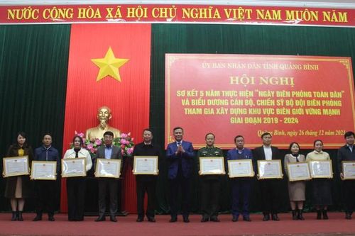 Quảng Bình tăng cường xây dựng khu vực biên giới vững mạnh, bình yên