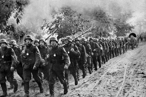 Hitler phạm sai lầm chí mạng nào khiến quân Đức không thể tiến vào Moscow?